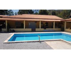 Chácara de 1500m² com 3 suites no Condomínio Recanto Primavera em Vargem - SP