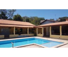 Chácara de 1500m² com 3 suites no Condomínio Recanto Primavera em Vargem - SP