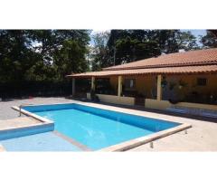 Chácara de 1500m² com 3 suites no Condomínio Recanto Primavera em Vargem - SP