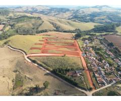 Terrenos de 140 metros no Vista dos Pinheiros 2 em Pinhalzinho - SP