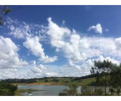 Chácara  de 6.300 metros na Represa ( pé na água) em Joanópolis - SP