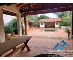 Chácara com 4 dormitórios no Recanto Amapola em Bragança Paulista SP