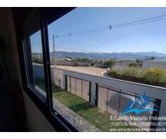 V E N D O  Magnífica propriedade com 7 suítes no condomínio Recanto Jaguari em Vargem - SP