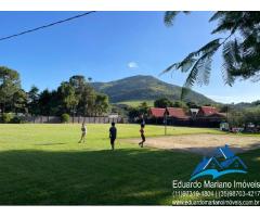 Chalé no Camping El Sombrero em Vargem SP