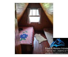 Chalé no Camping El Sombrero em Vargem SP