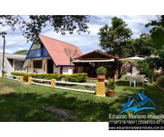 Chalé no Camping El Sombrero em Vargem SP