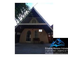 Chalé no Camping El Sombrero em Vargem SP