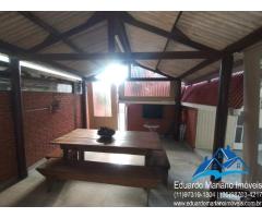 Chalé no Camping El Sombrero em Vargem SP